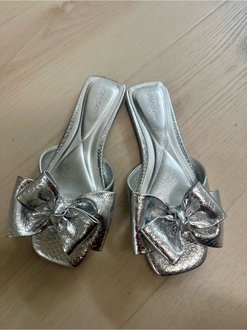 Metallic Silver Bow Slide Sandals for Women